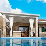 Villa Romantic Oasis