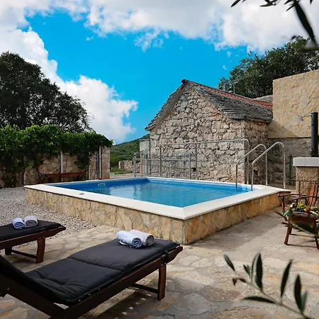 Romantic Oasis Villa *