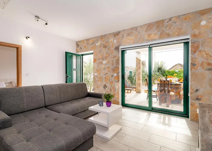 Romantic Oasis Villa *