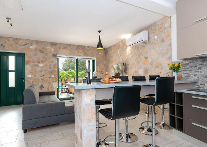 Romantic Oasis Villa *